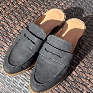 Cynthia Rowley Black and Tan Mules